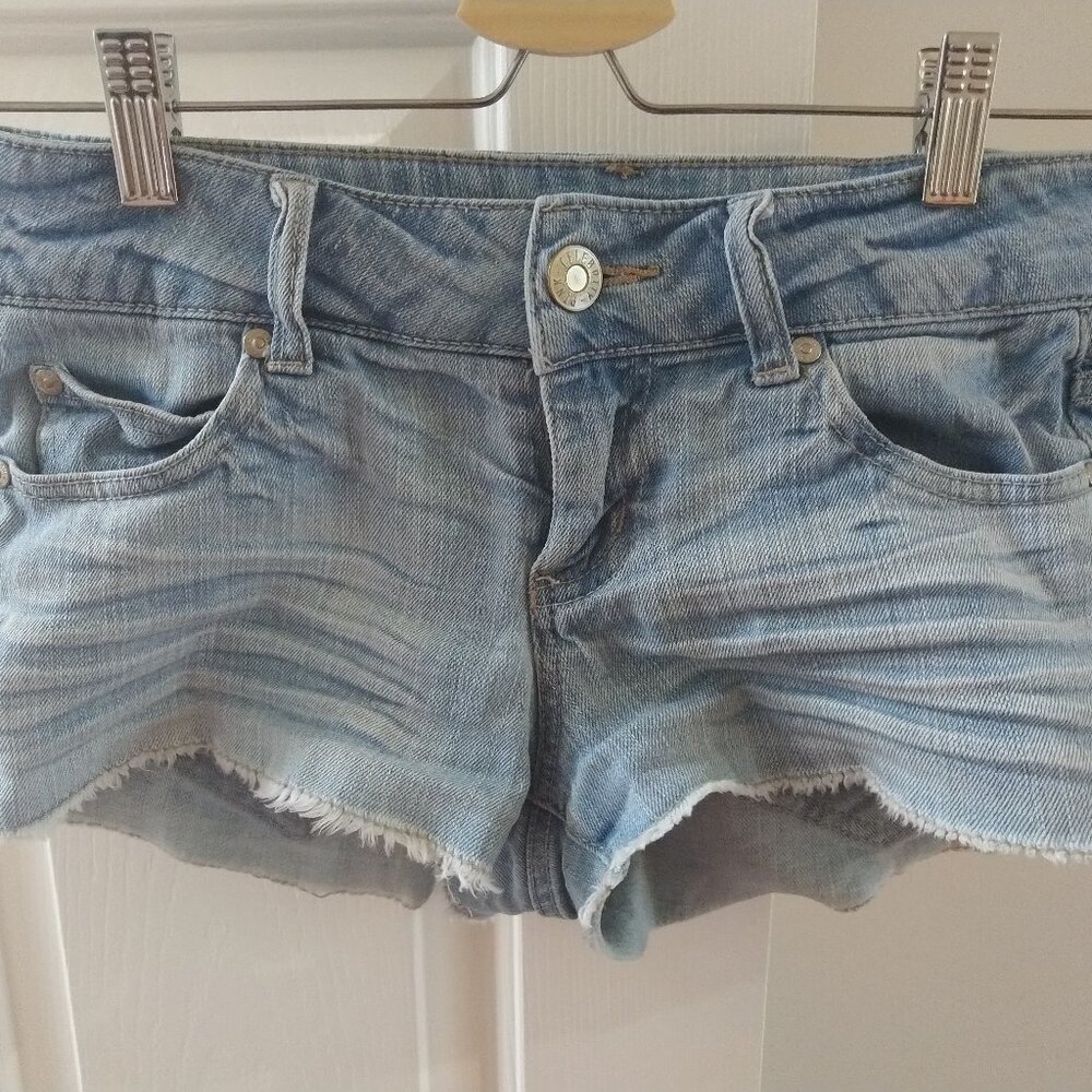 Celebrity Pink Denim Shorts - Size 3